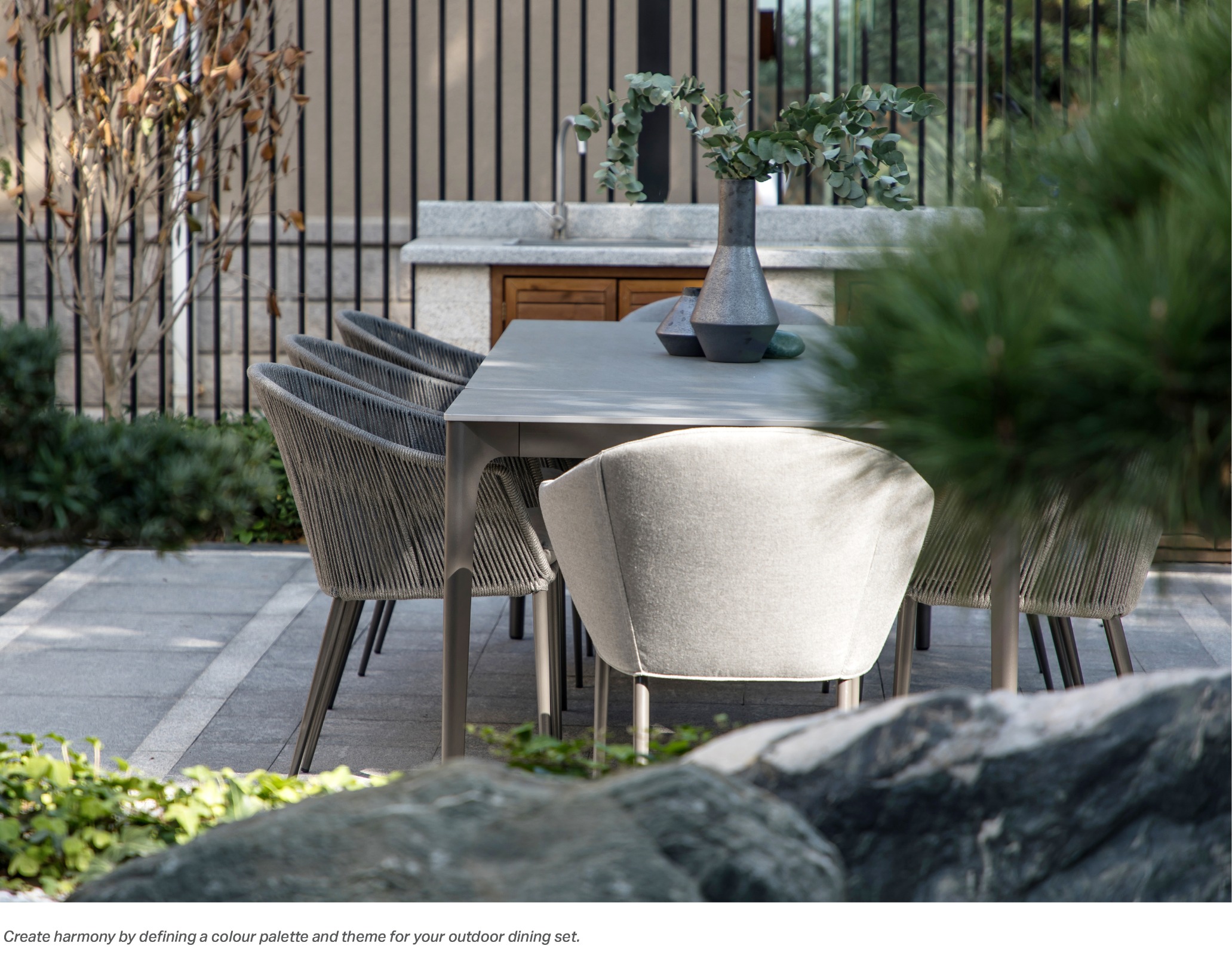 Art of Living - Outdoor Dining