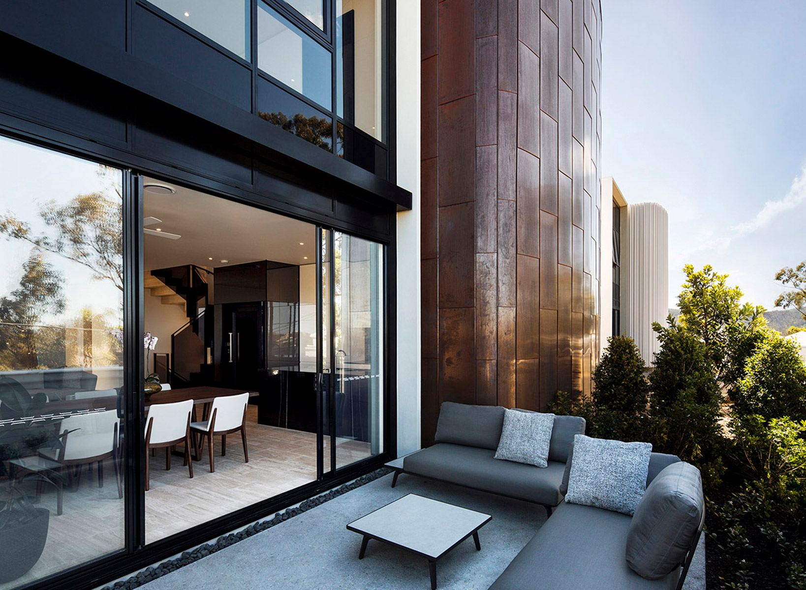 King Living - Opera On The Beach